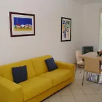 מלון Aquazzurra & 4*