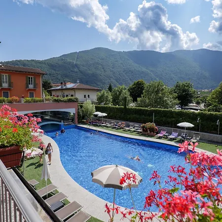 Hotell Aquazzurra & 4*